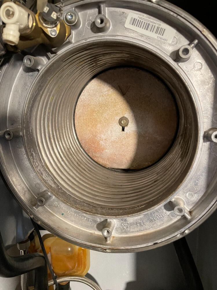 Tentýž výměník po vyčištění.